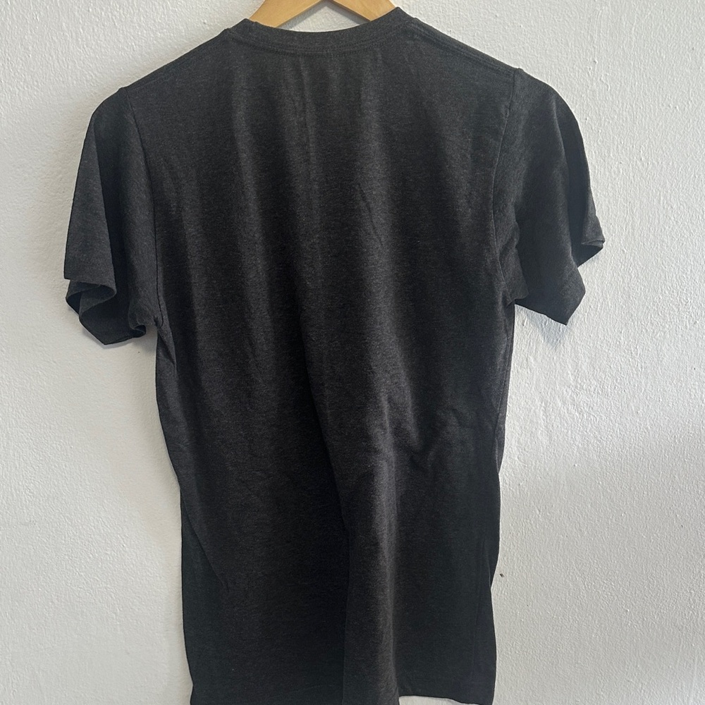 Queen Black Tee with Bold Graphic - Picture 3 of 4